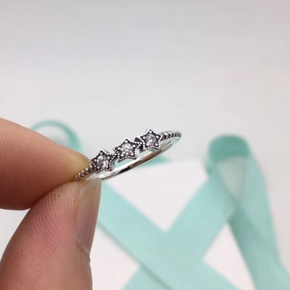 - Pandora Celestial Stars Ring